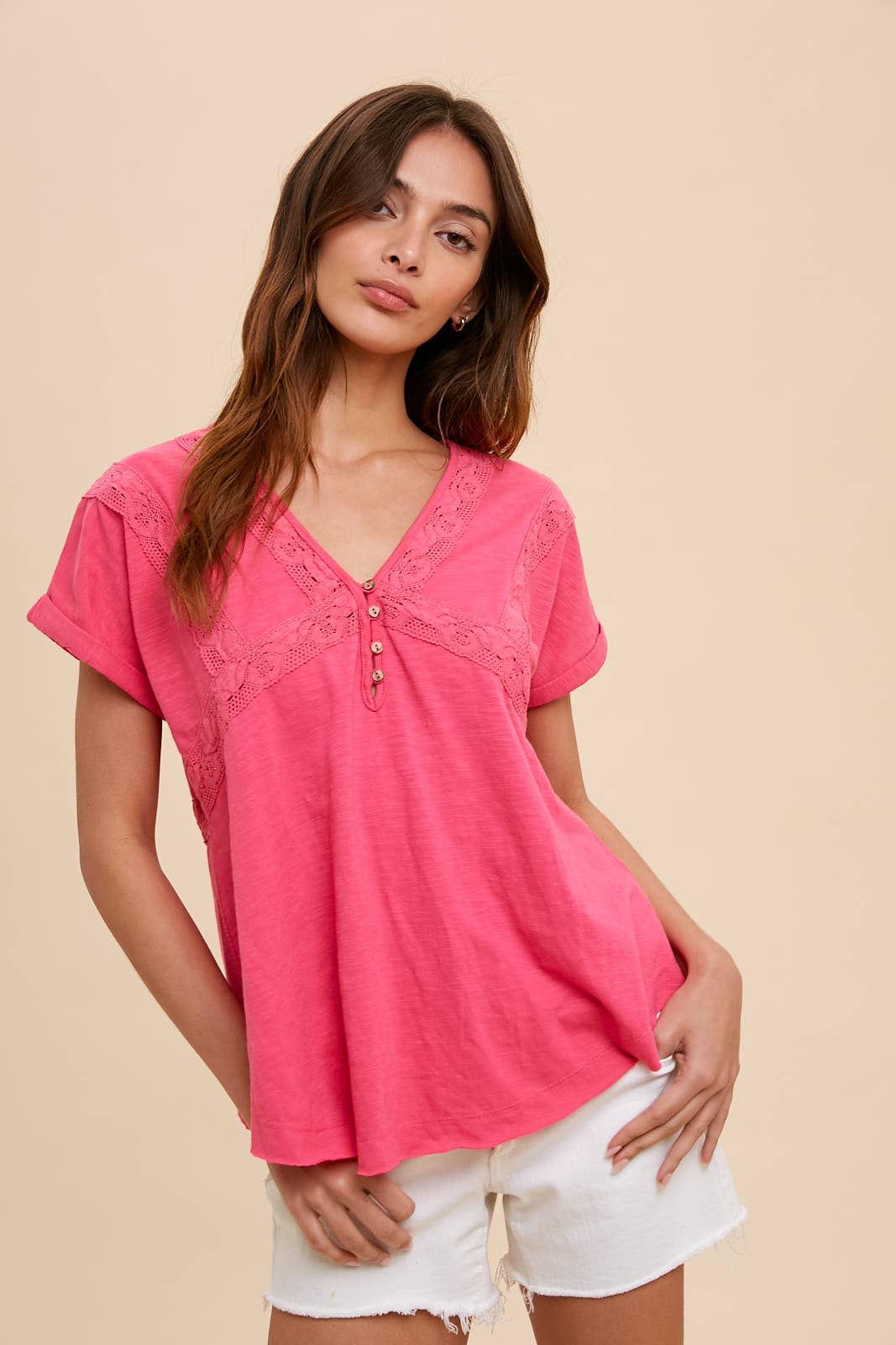 LACE ACCENT HENLEY TEE: HOT PINK / L