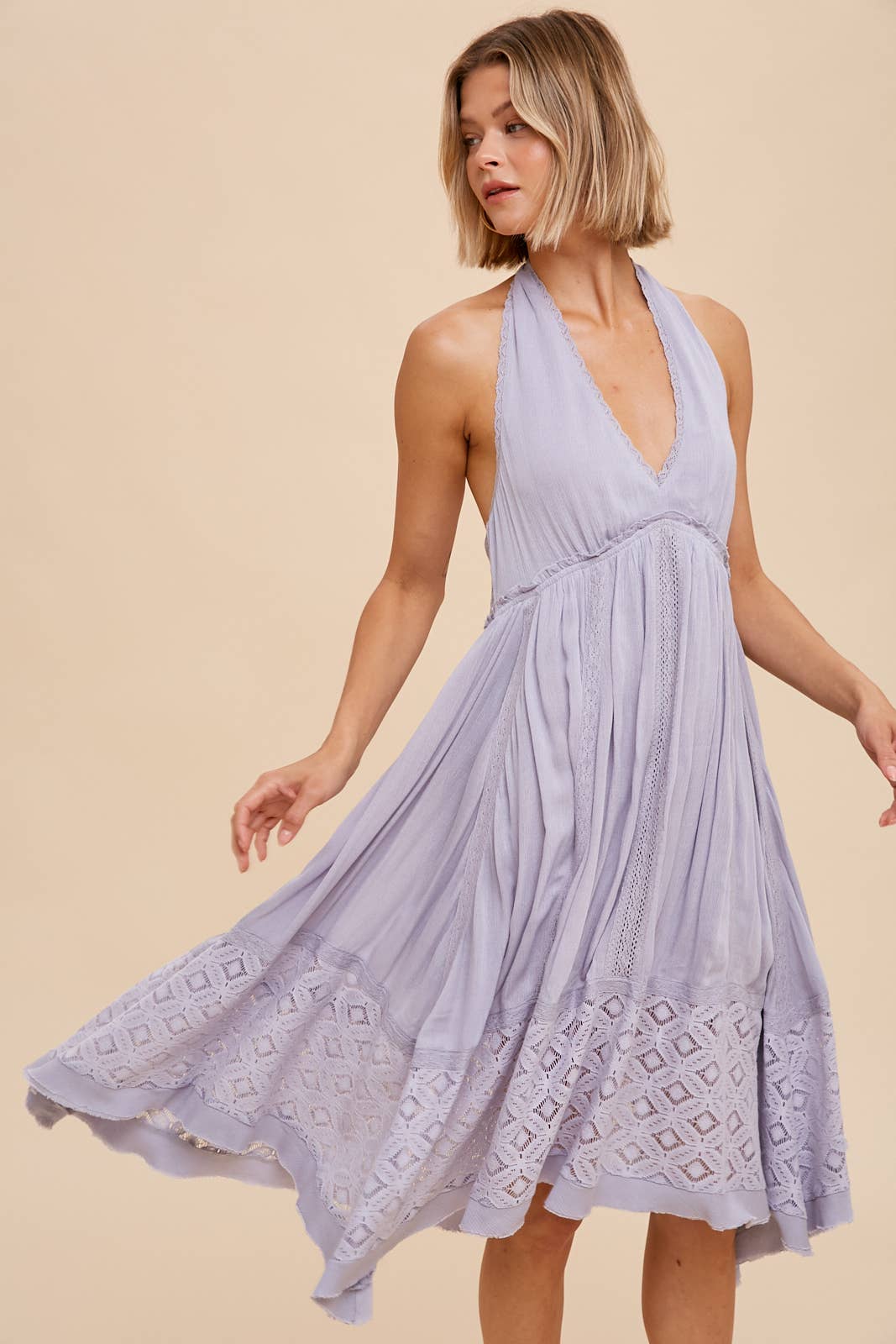 HALTER LACE TRIM MIDI DRESS: MORNING FOG / S