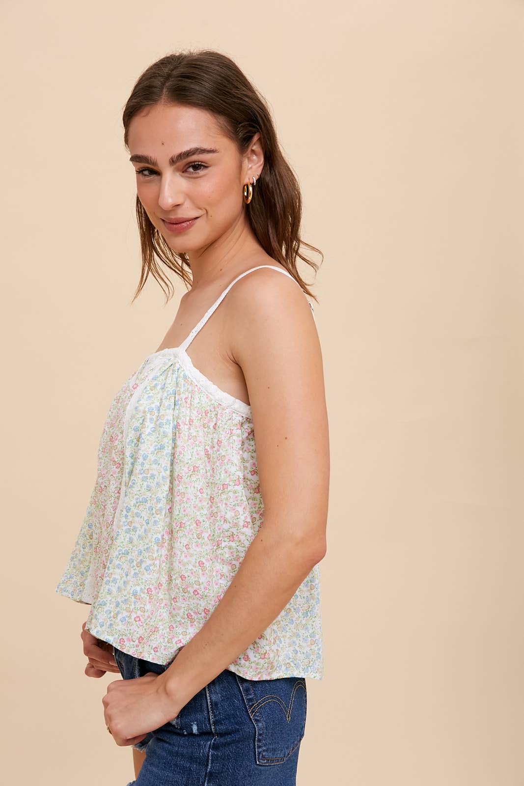LACE ACCENTED FLORAL CONTRAST PANEL BUTTON TOP: ROSE/BLUE MULTI / L