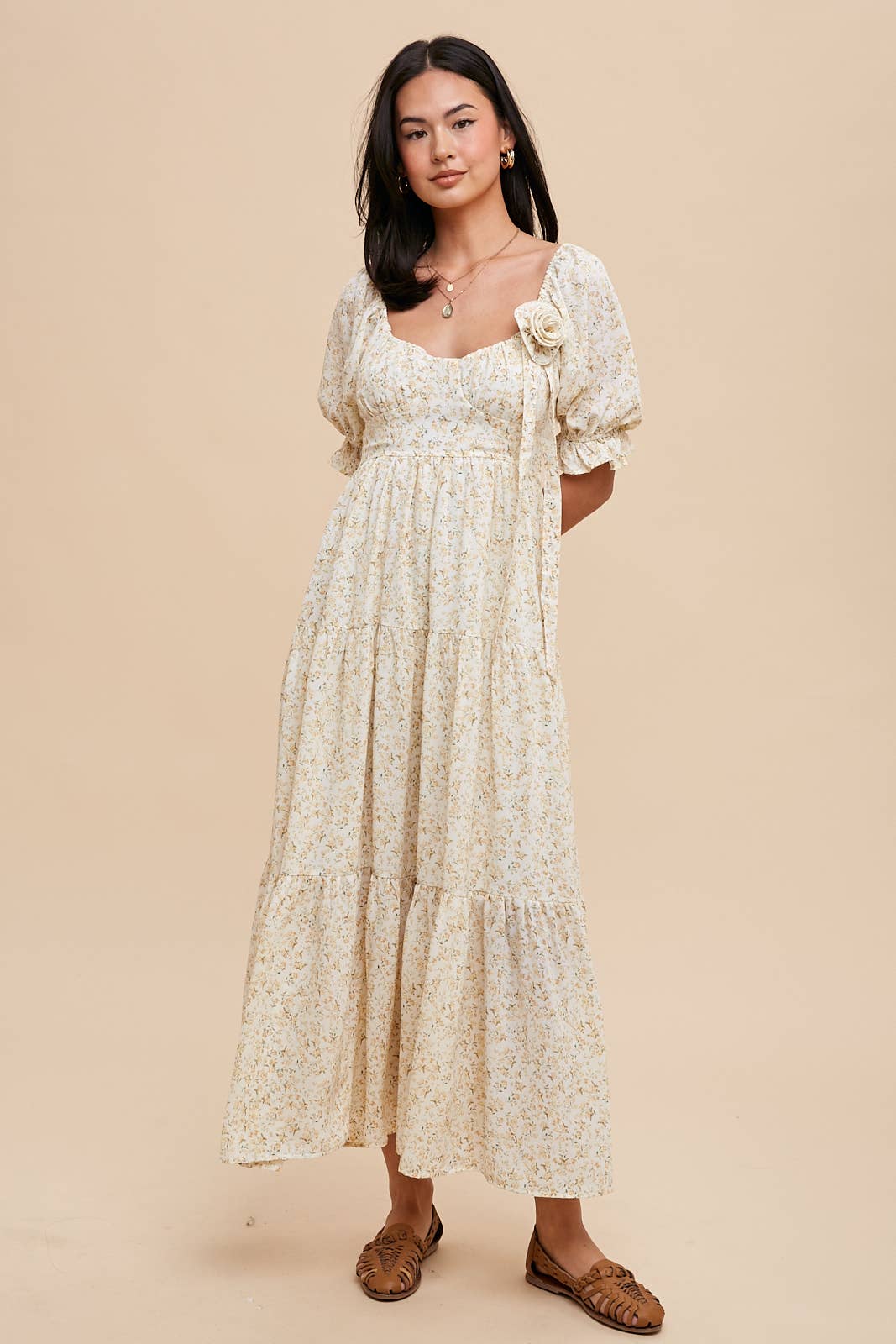 ROSETTE SWEETHEART NECK FLORAL TIERED DRESS: DAFFODIL CREME / L