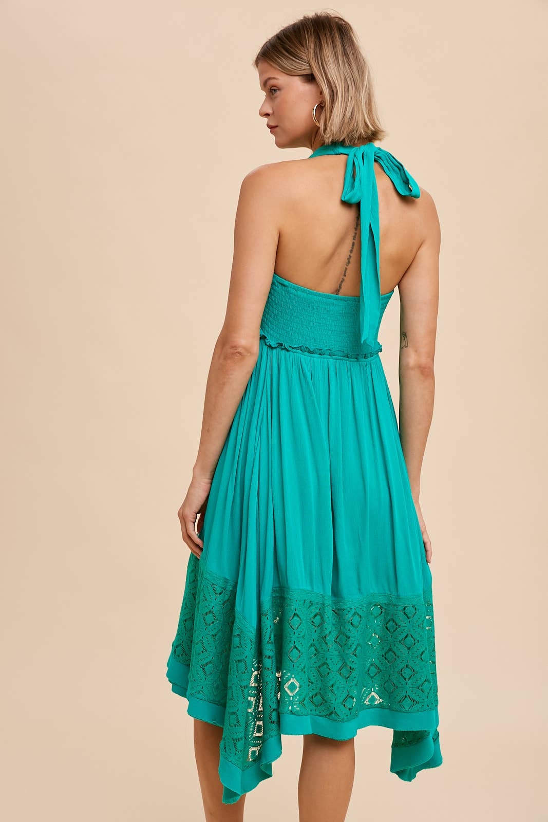 HALTER LACE TRIM MIDI DRESS: MORNING FOG / S