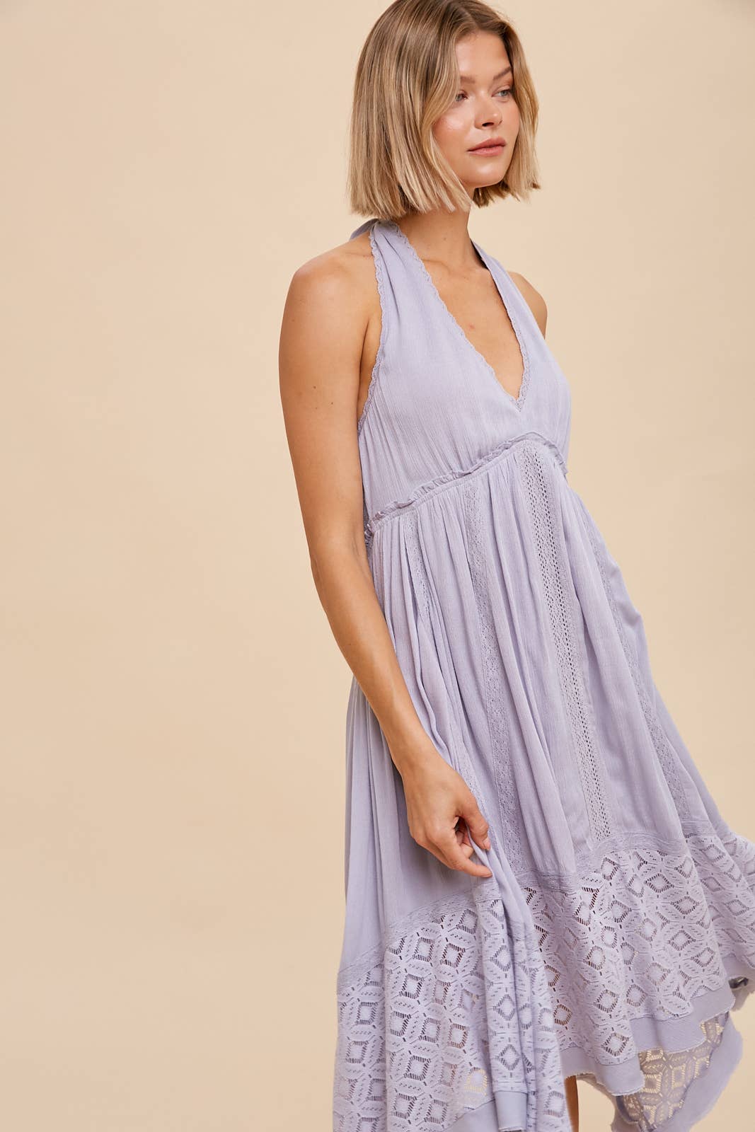 HALTER LACE TRIM MIDI DRESS: MORNING FOG / S