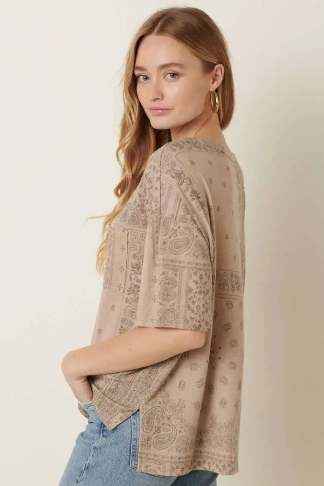 BANDANA PRINT RND NECK OVERSIZED KNIT TOP: RUST - Posh Finds