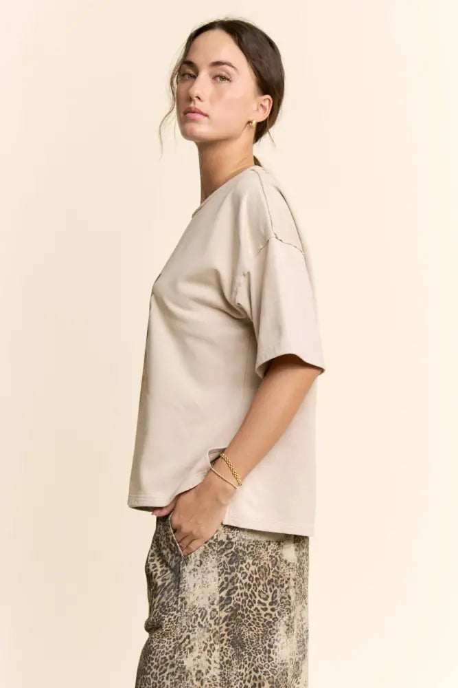 BLOSSOM-CROWNED KITTY PRINTED TOP: Beige - Women > Tops