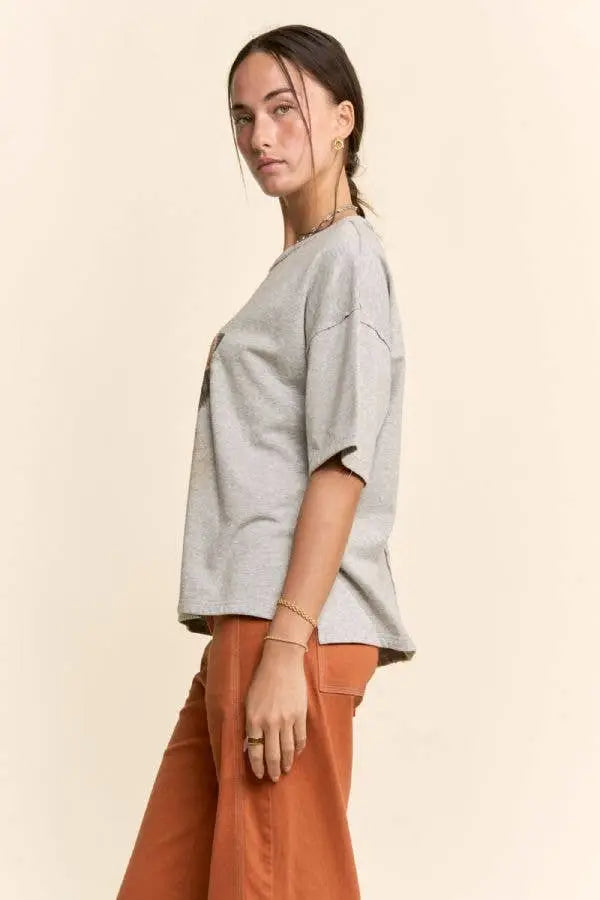 BLOSSOM-CROWNED KITTY PRINTED TOP: Beige - Women > Tops