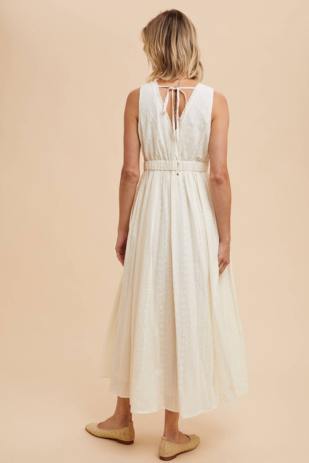COTTON EYELET SLEEVELESS DRESS: PASTEL LILAC / L