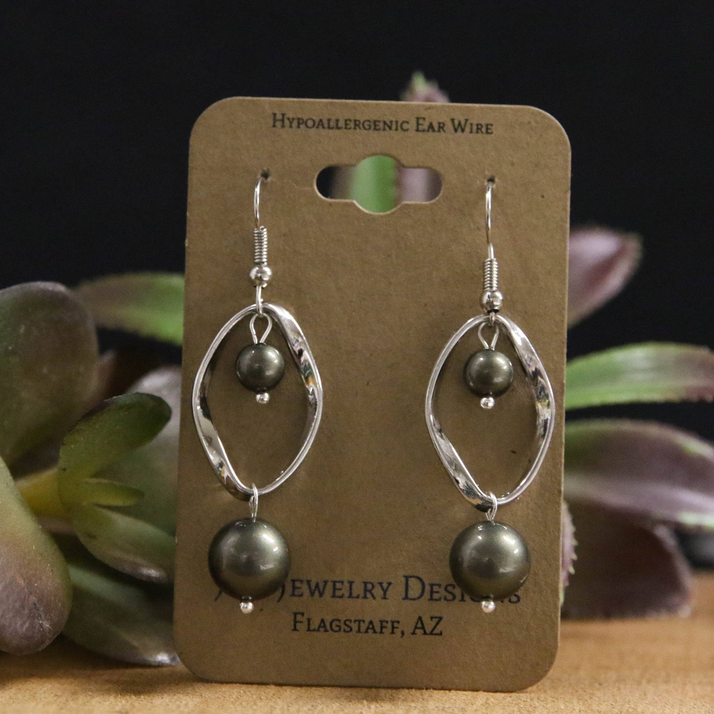 Abstract Oyster Earrings: Pink