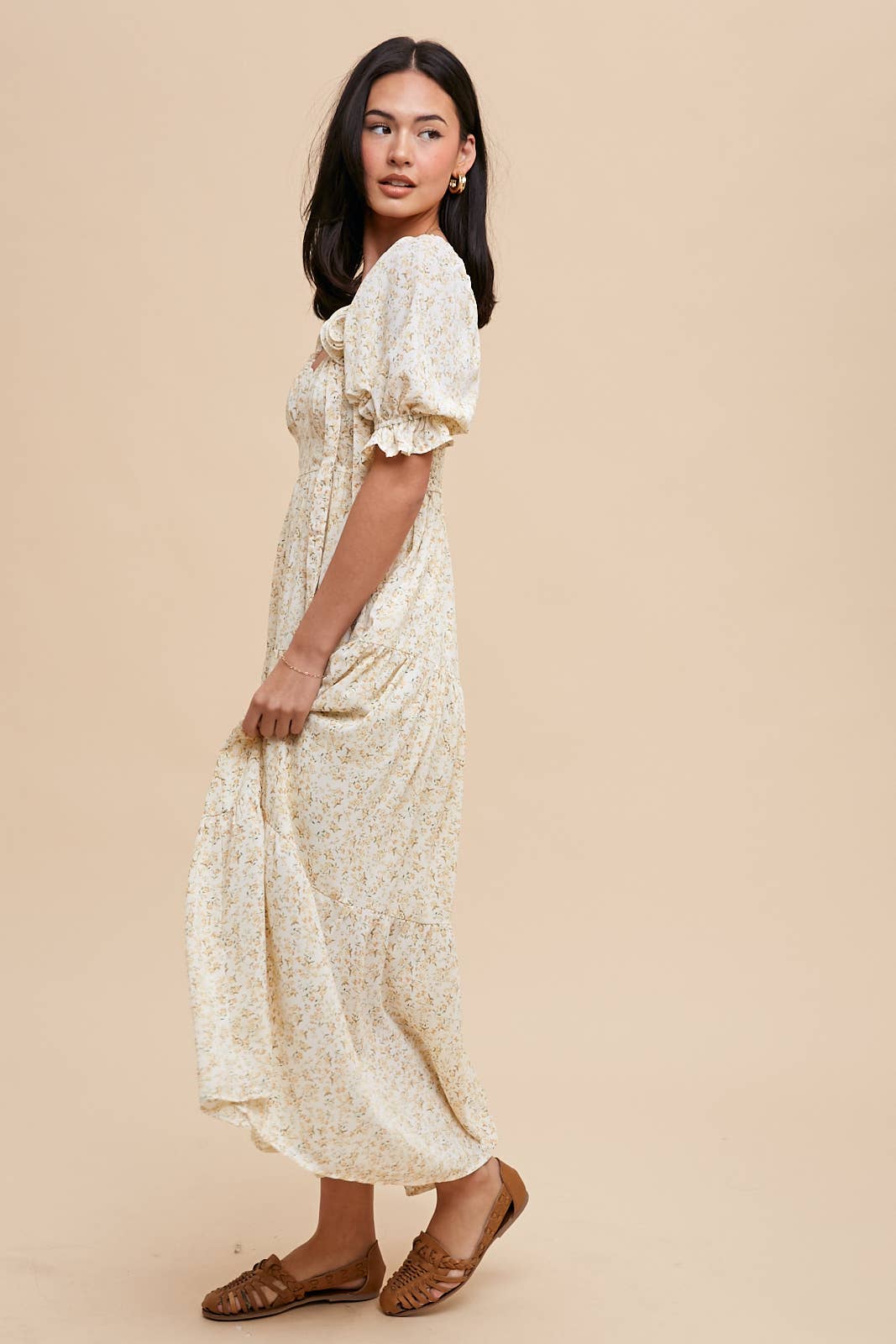 ROSETTE SWEETHEART NECK FLORAL TIERED DRESS: DAFFODIL CREME / M