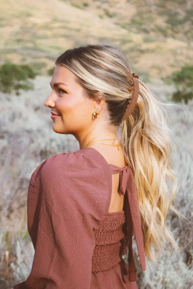 Large Banana Claw Clip: Light Tan