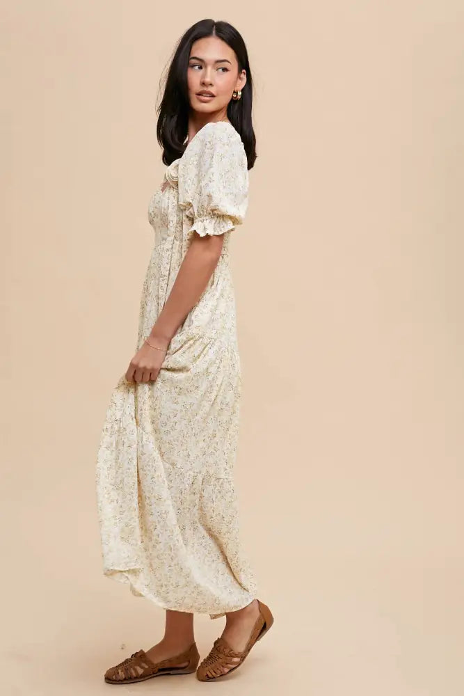 ROSETTE SWEETHEART NECK FLORAL TIERED DRESS: DAFFODIL CREME - Posh Finds