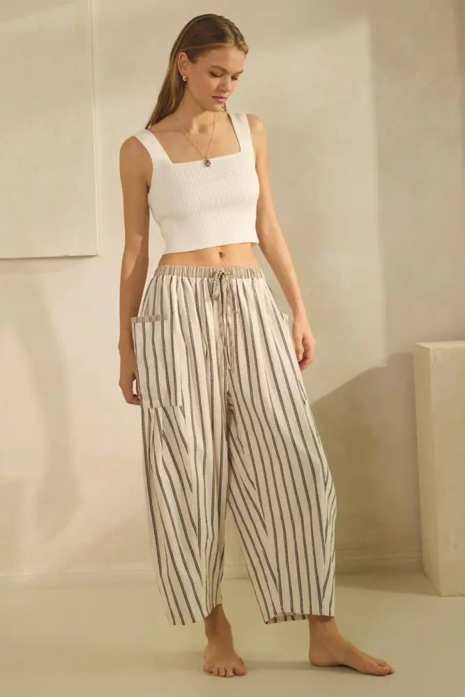 Textured Cropped Pants Mocha - Women > Pants