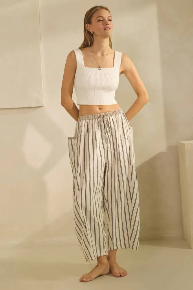 Textured Cropped Pants Mocha - Women > Pants