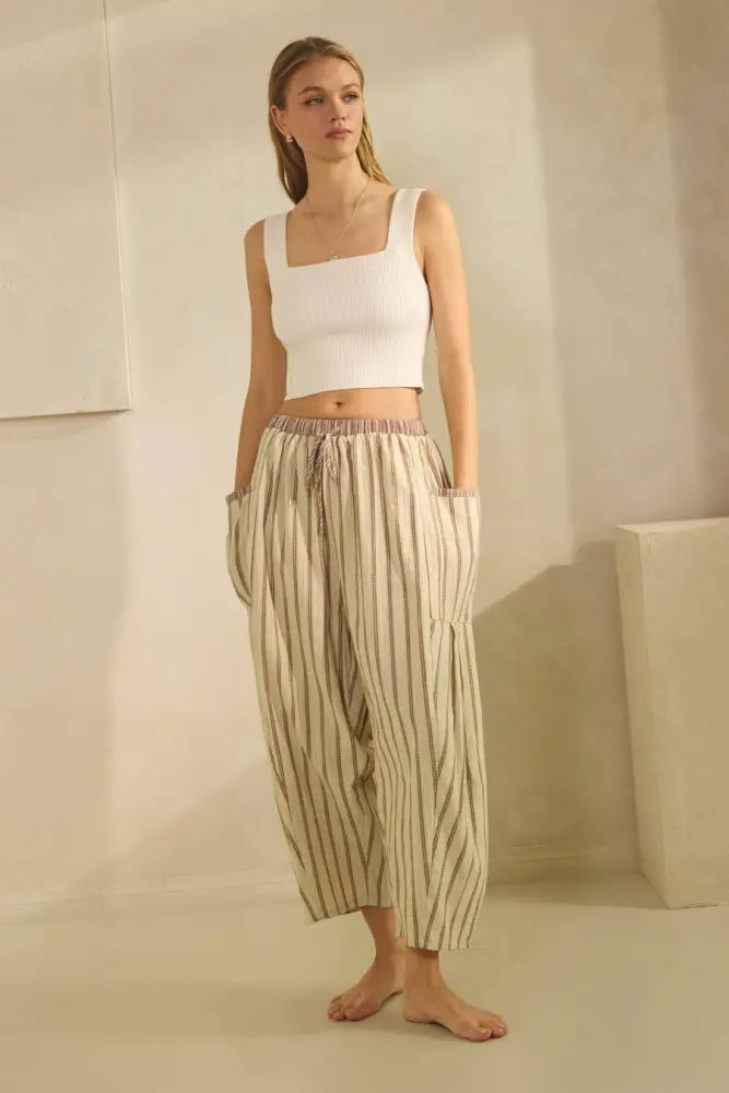 Textured Cropped Pants Mocha - Women > Pants