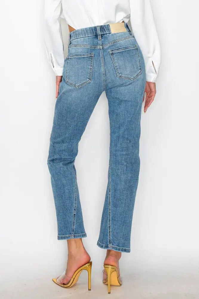 TUMMY CONTROL HIGH RISE STRAIGHT JEANS: MEDIUM WASH / 5 - Posh Finds