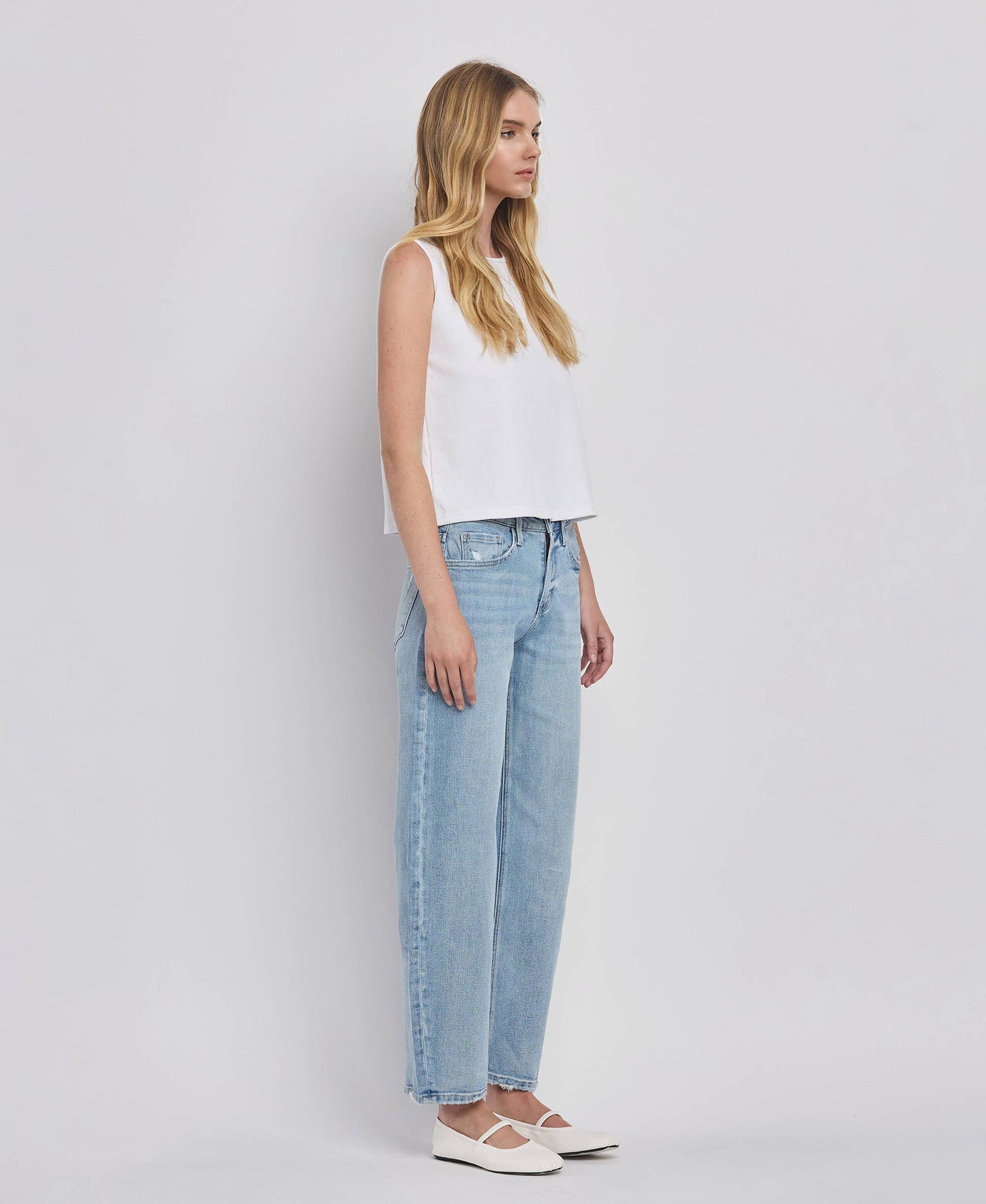 HIGH RISE BARREL LEG JEANS