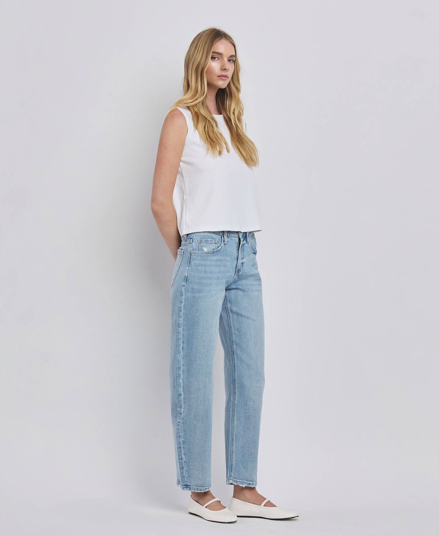 HIGH RISE BARREL LEG JEANS