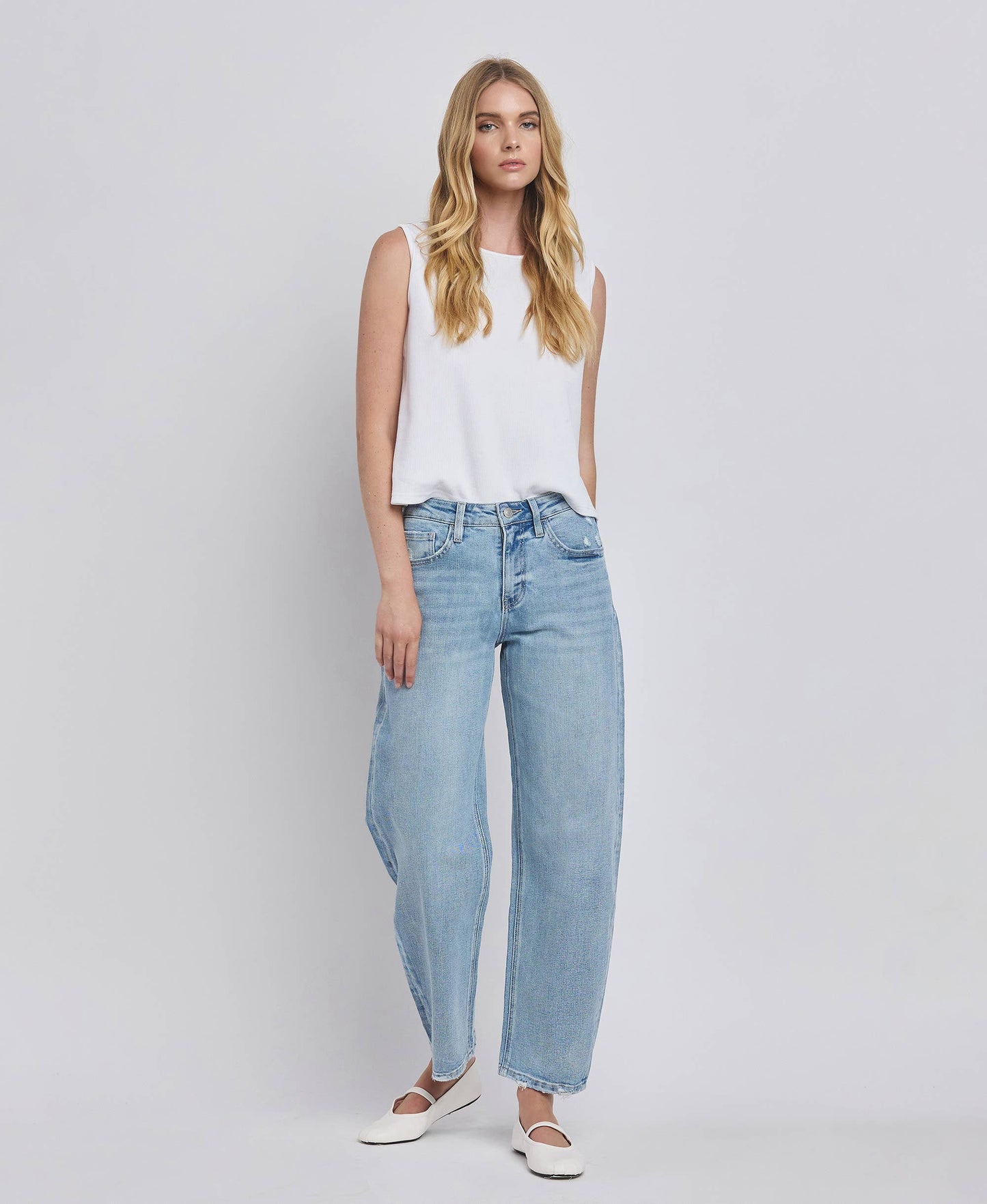 HIGH RISE BARREL LEG JEANS