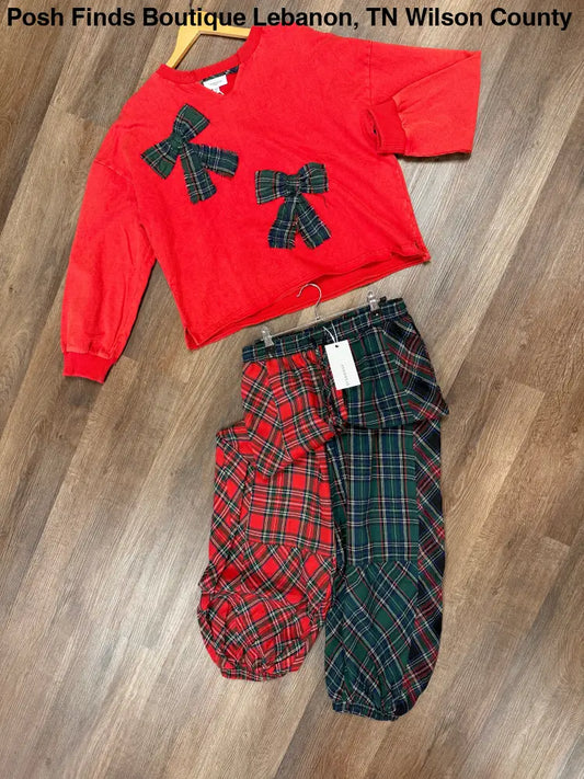Christmas Plaid Bow Sweatshirt - Posh Finds