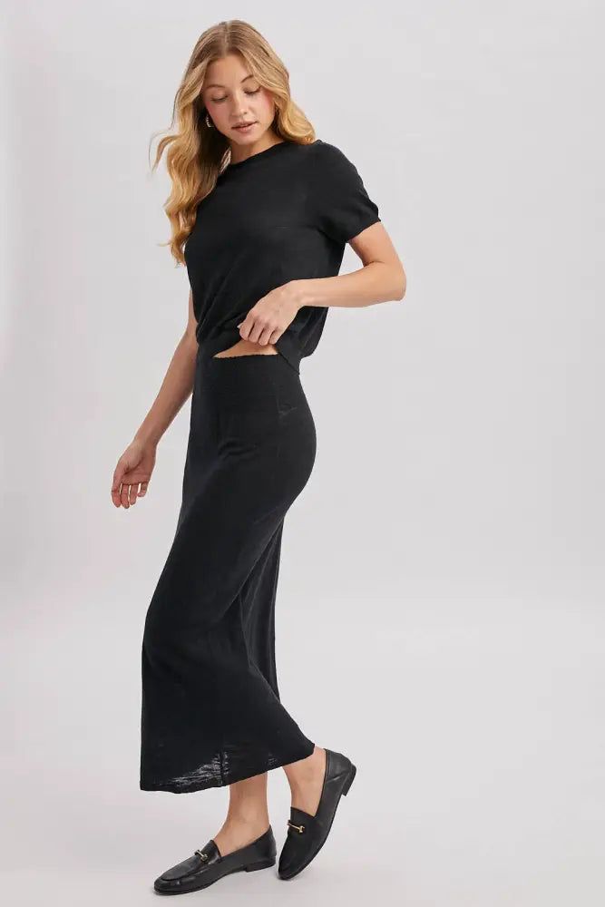 CREW NECK KNIT TEE AND MAXI SKIRT SET: Black / L