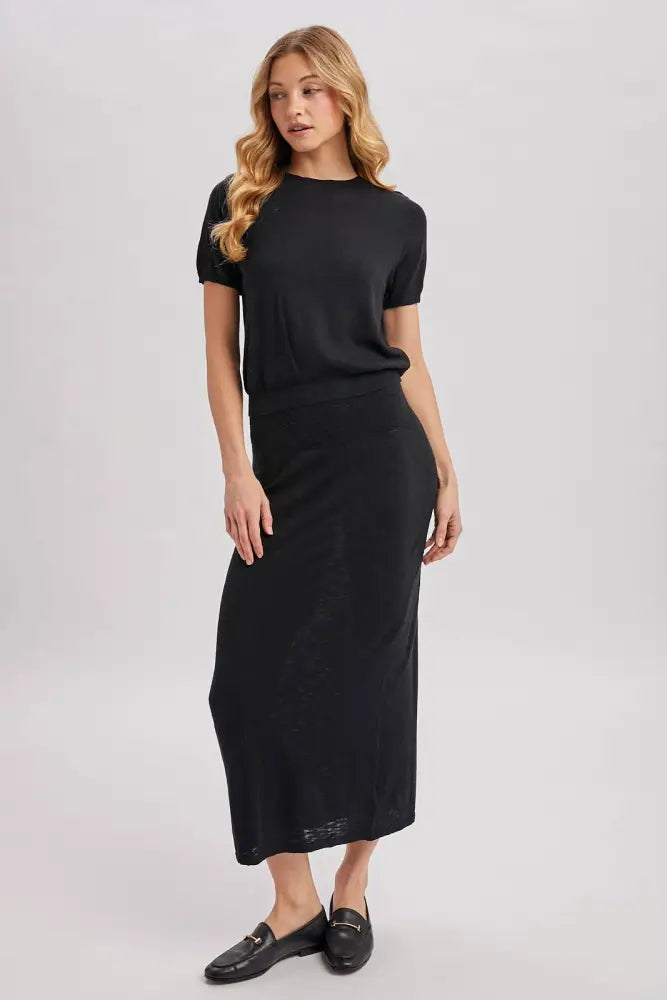 CREW NECK KNIT TEE AND MAXI SKIRT SET: Black / M