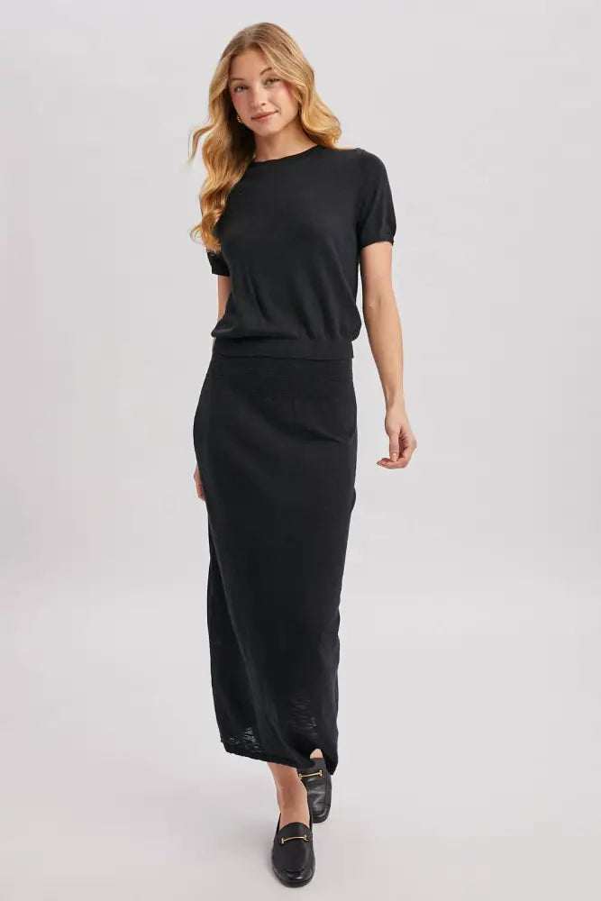 CREW NECK KNIT TEE AND MAXI SKIRT SET: Black / S