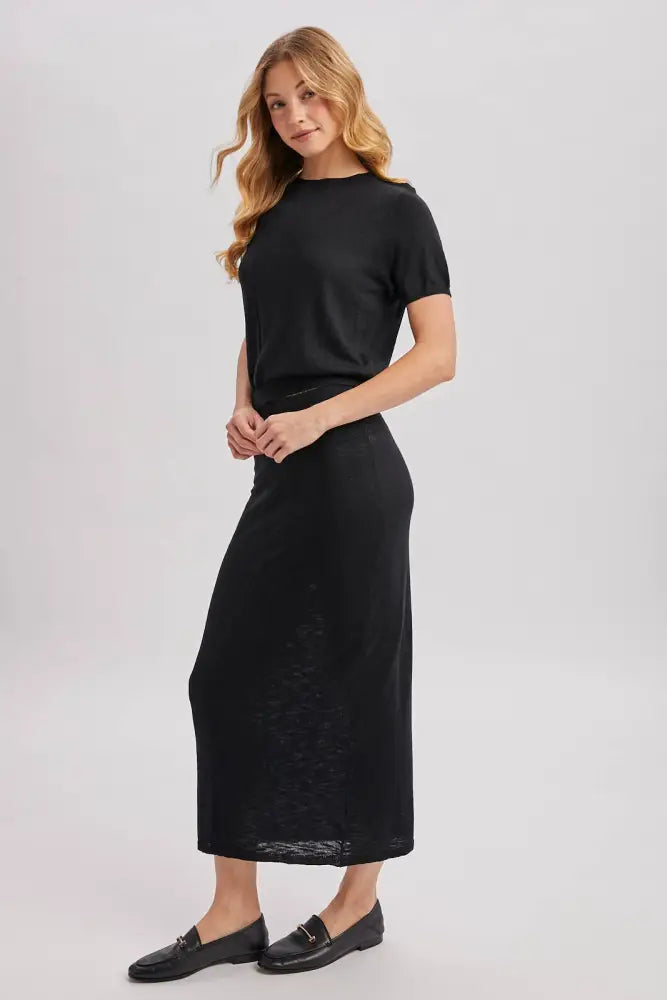 CREW NECK KNIT TEE AND MAXI SKIRT SET: Black / S