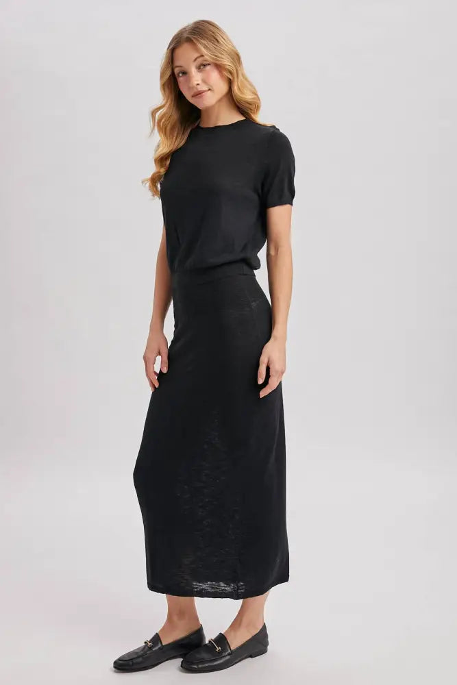 CREW NECK KNIT TEE AND MAXI SKIRT SET: Black / S