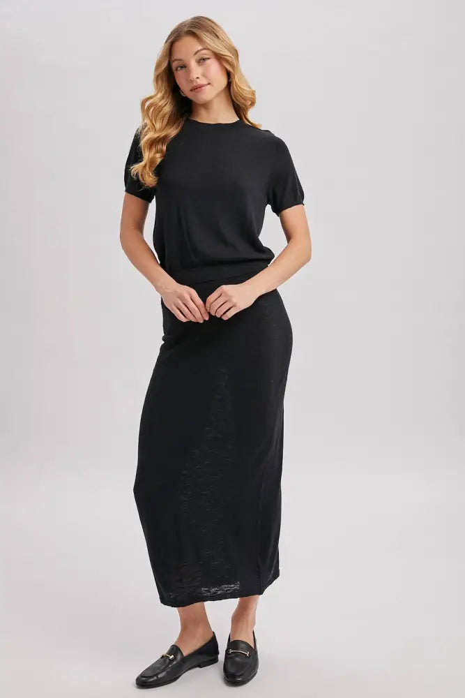CREW NECK KNIT TEE AND MAXI SKIRT SET: Black / S