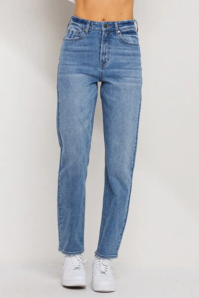 High Rise Tapered Mom Jeans in Medium Wash - Posh Finds
