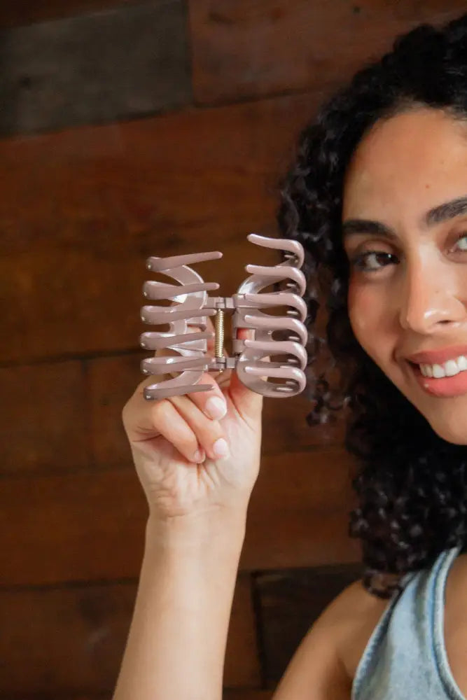 Indestructible Octopus Claw Clip: Maroon