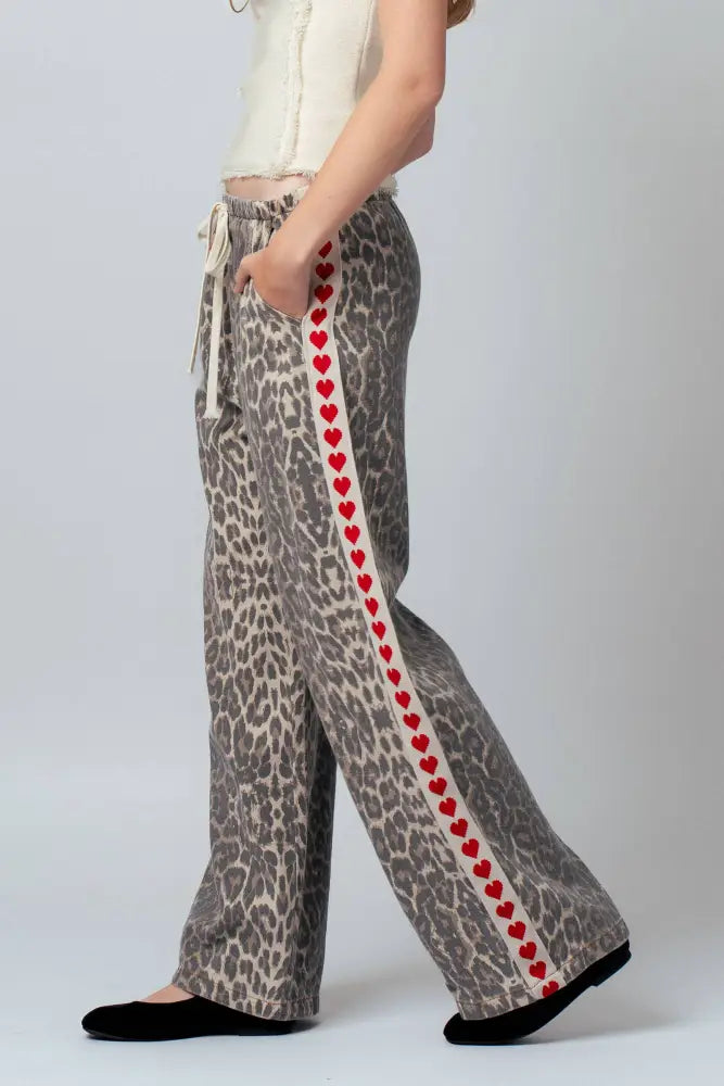 Leopard Print Heart Side Stripe Lounge Pants: LEOPARD - Posh Finds