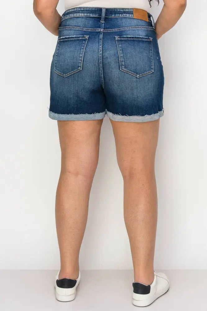 PLUS SIZE - HIGH RISE STRETCH MIDI CUFF SHORT: DARK / 16