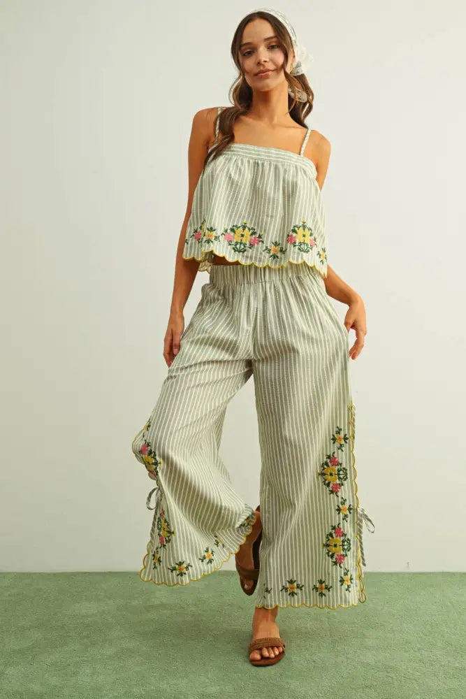 T6209ST FLORAL EMBROIDERY WITH STRIPED TOP: SAGE / S