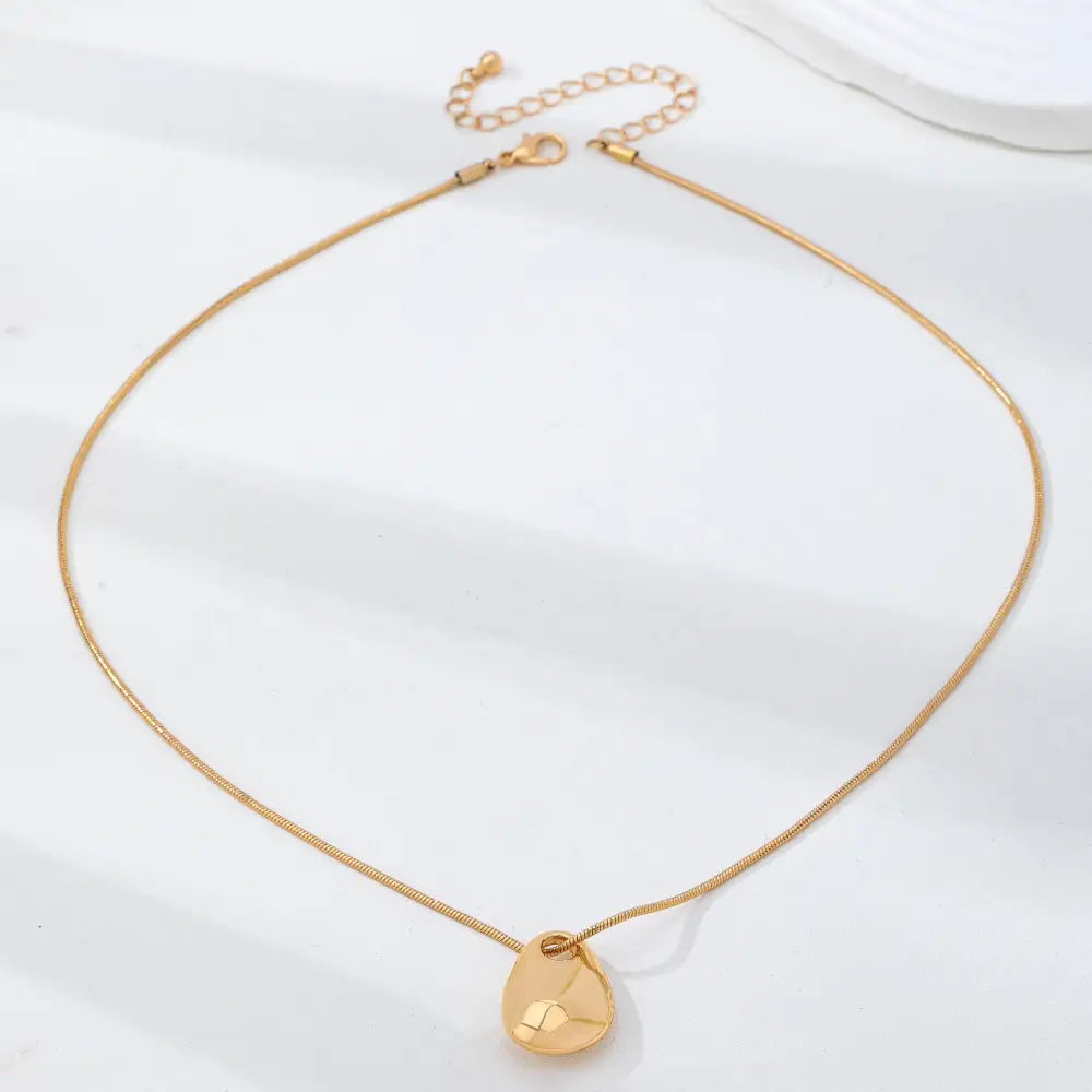 Sculptural Teardrop Pendant Necklace | 80N93028: Gold