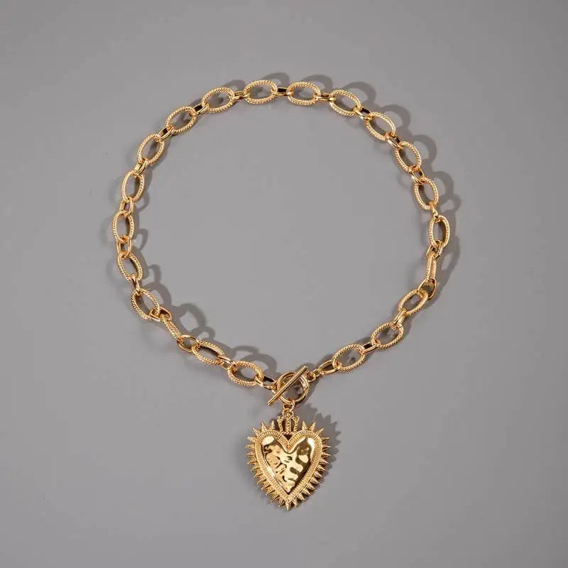 SPIKED HEART CHUNKY CHAIN TOGGLE NECKLACE | 40NK9575: GOLD