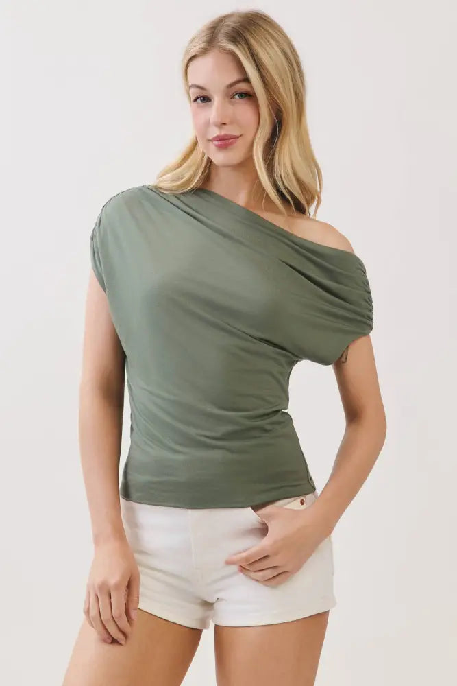 UNBALANCED OFF SHOULDER FITTED TOP - VJT300172: Ivory / L
