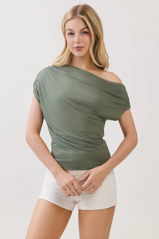 UNBALANCED OFF SHOULDER FITTED TOP - VJT300172: Ivory / L