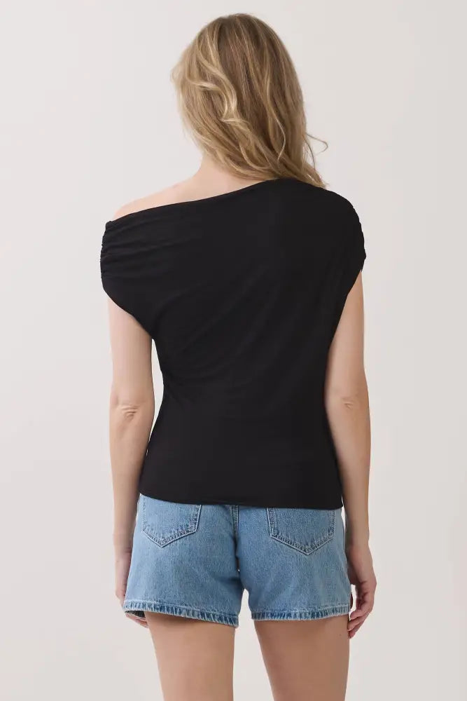 UNBALANCED OFF SHOULDER FITTED TOP - VJT300172: Ivory / S